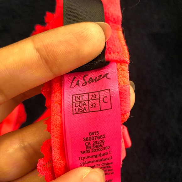 Hot Hot Red bra - 32 C - Picture 4 of 4